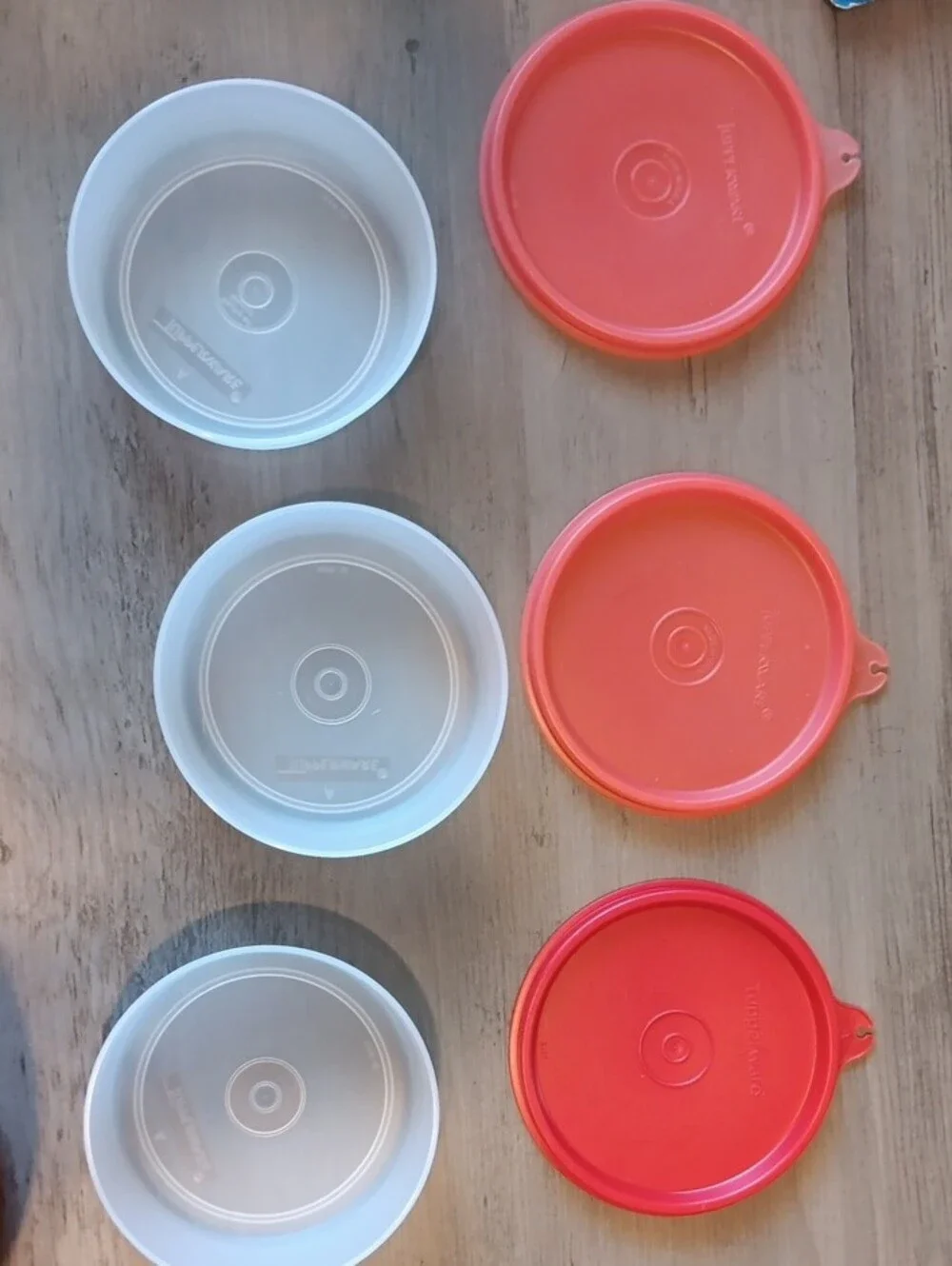 Tupperware vintage one
